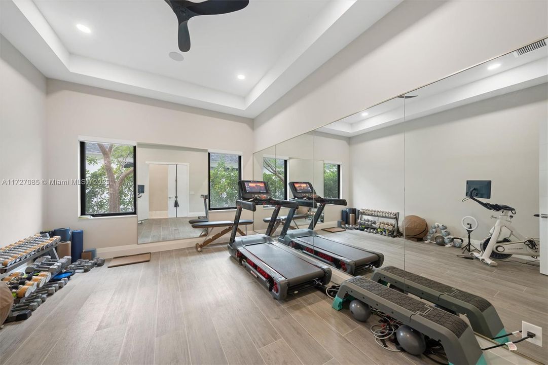 For Sale: $6,250,000 (7 beds, 8 baths, 9019 Square Feet)