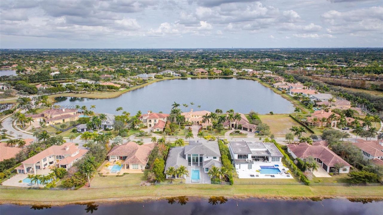 For Sale: $6,250,000 (7 beds, 8 baths, 9019 Square Feet)
