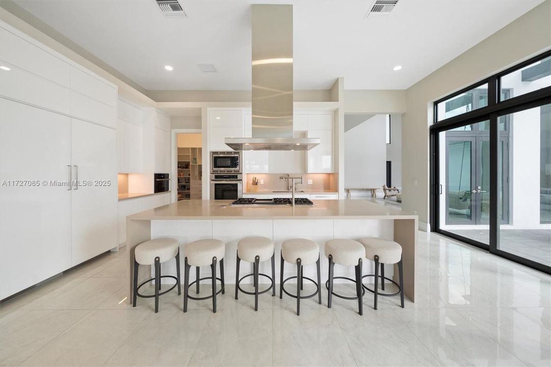 For Sale: $6,250,000 (7 beds, 8 baths, 9019 Square Feet)