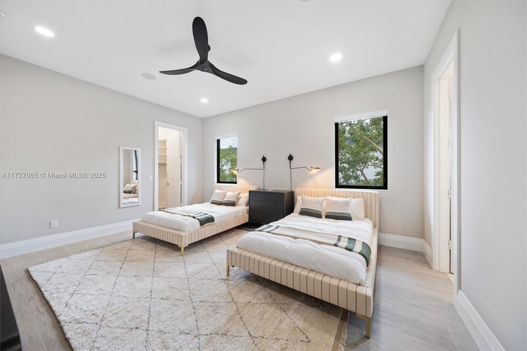 For Sale: $6,250,000 (7 beds, 8 baths, 9019 Square Feet)