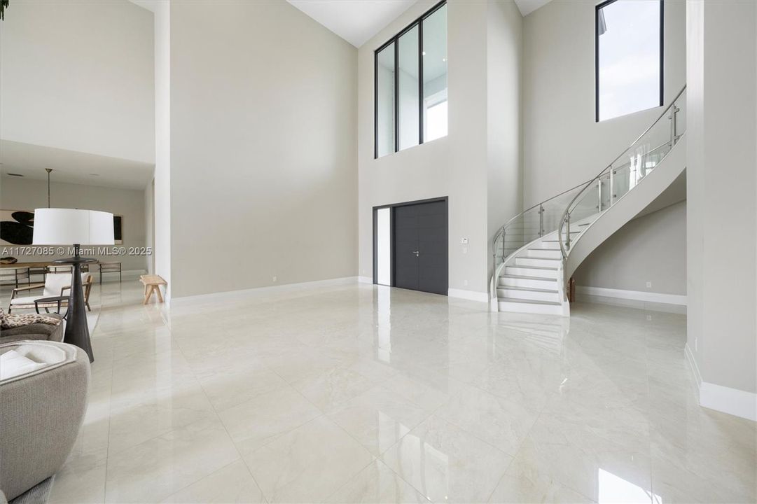 For Sale: $6,250,000 (7 beds, 8 baths, 9019 Square Feet)
