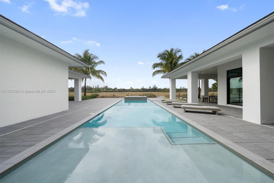 For Sale: $6,250,000 (7 beds, 8 baths, 9019 Square Feet)