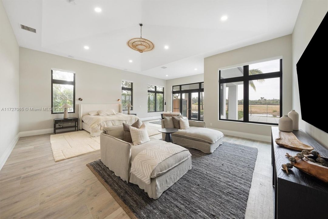For Sale: $6,250,000 (7 beds, 8 baths, 9019 Square Feet)
