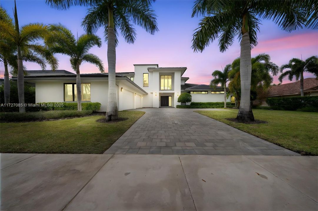 For Sale: $6,250,000 (7 beds, 8 baths, 9019 Square Feet)