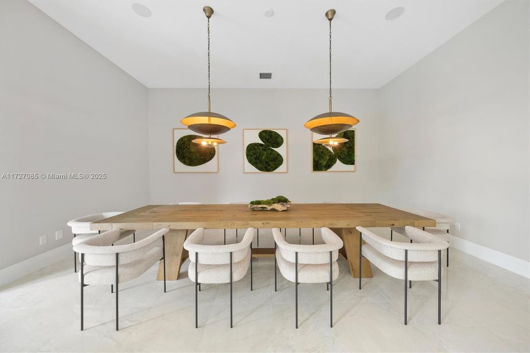 For Sale: $6,250,000 (7 beds, 8 baths, 9019 Square Feet)