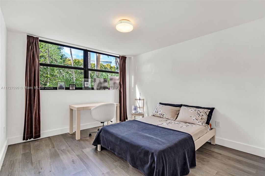 最近售出: $899,000 (2 贝兹, 2 浴室, 1450 平方英尺)