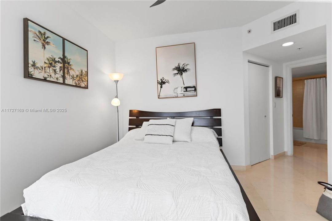 待售: $889,000 (2 贝兹, 2 浴室, 1266 平方英尺)