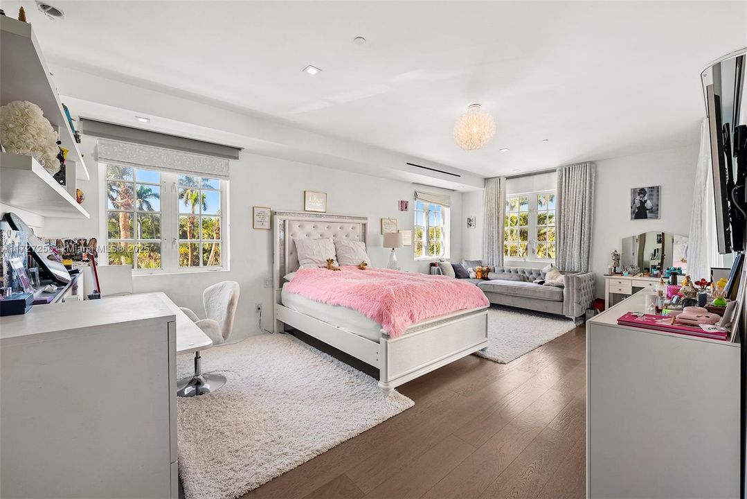 En Venta: $24,900,000 (7 camas, 7 baños, 7160 Pies cuadrados)