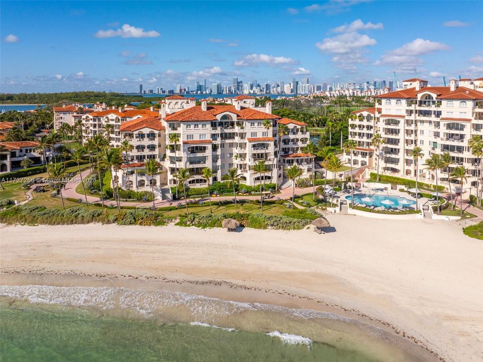 En Venta: $24,900,000 (7 camas, 7 baños, 7160 Pies cuadrados)