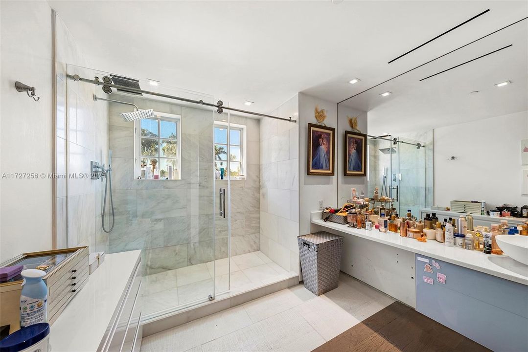 En Venta: $24,900,000 (7 camas, 7 baños, 7160 Pies cuadrados)