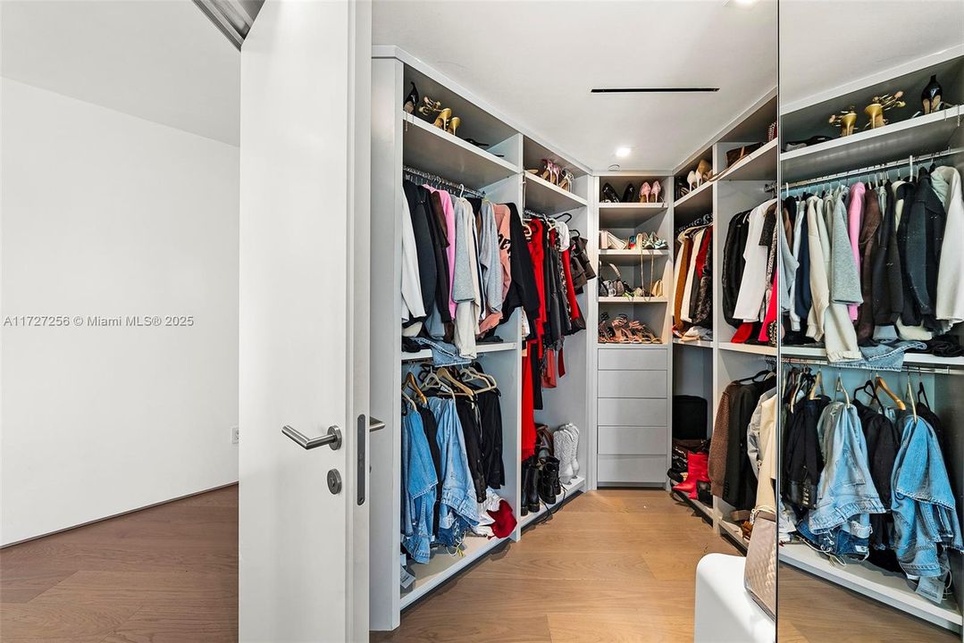 En Venta: $24,900,000 (7 camas, 7 baños, 7160 Pies cuadrados)