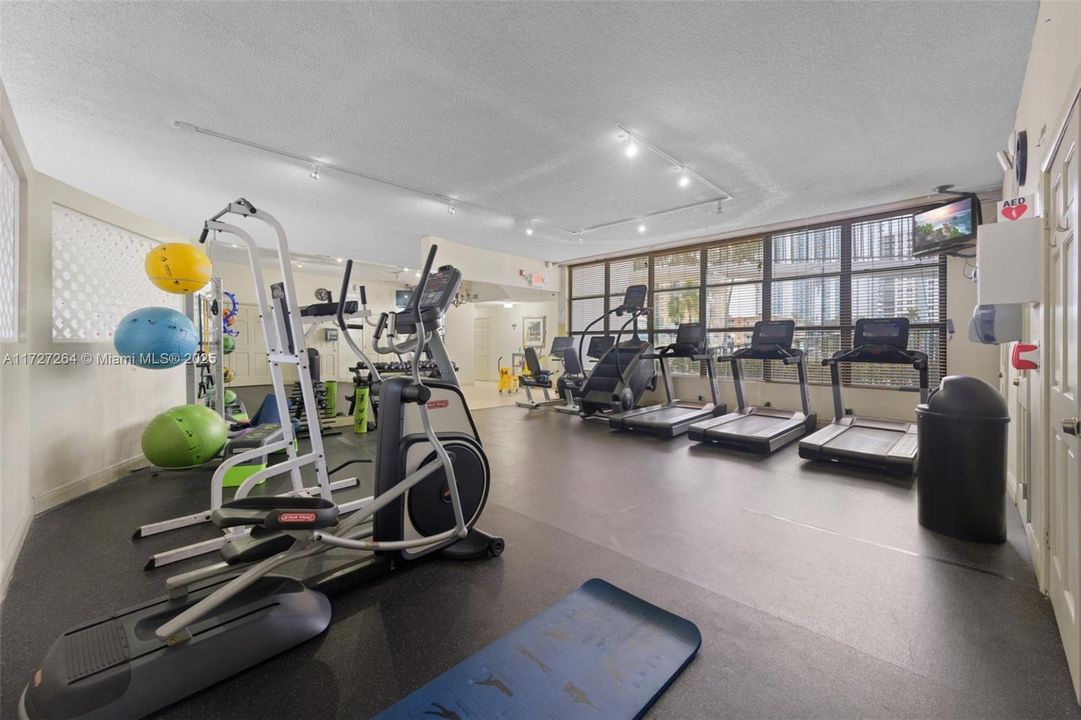 Recently Rented: $1,800 (1 beds, 1 baths, 875 Square Feet)