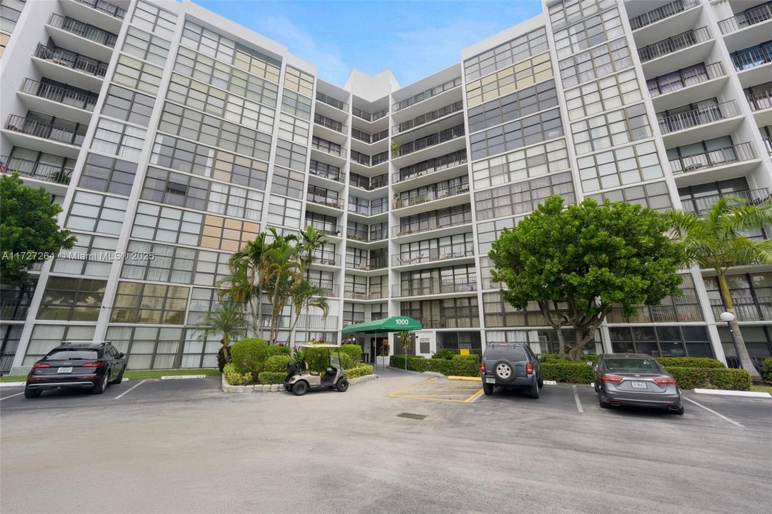 Recently Rented: $1,800 (1 beds, 1 baths, 875 Square Feet)