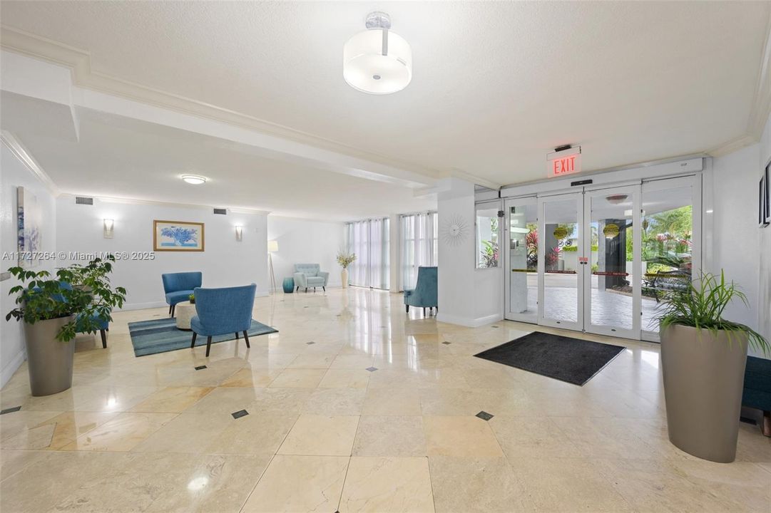 Recently Rented: $1,800 (1 beds, 1 baths, 875 Square Feet)