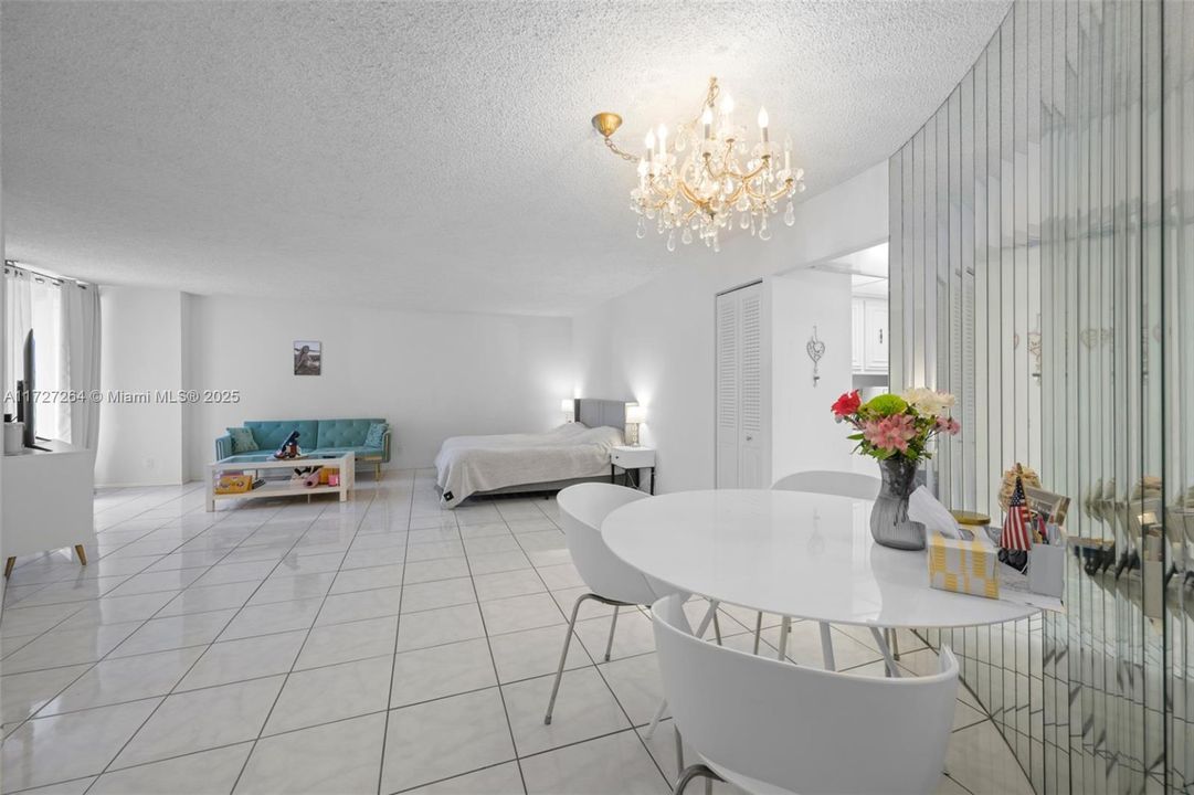 Recently Rented: $1,800 (1 beds, 1 baths, 875 Square Feet)