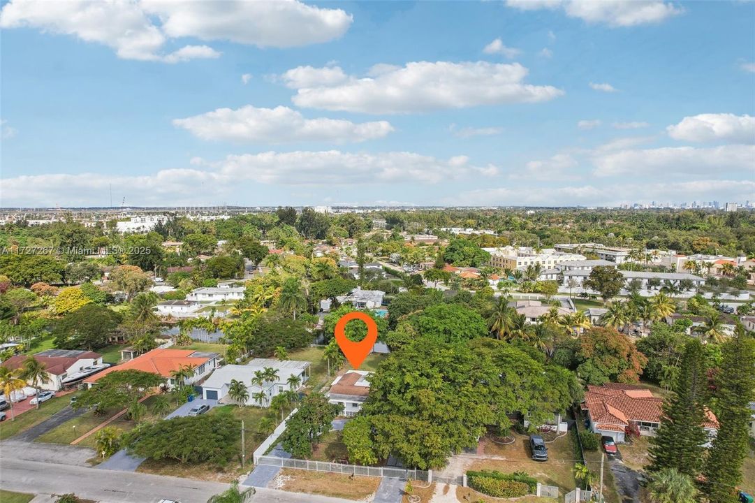 For Sale: $895,000 (3 beds, 2 baths, 2216 Square Feet)