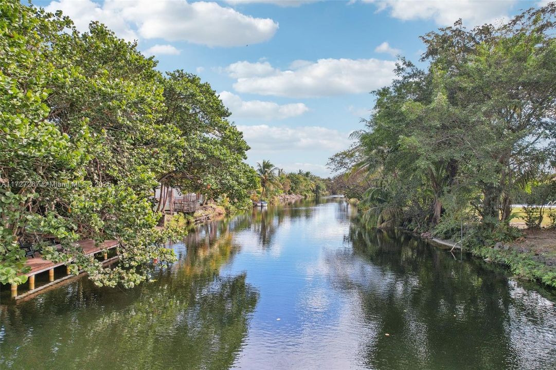 For Sale: $895,000 (3 beds, 2 baths, 2216 Square Feet)