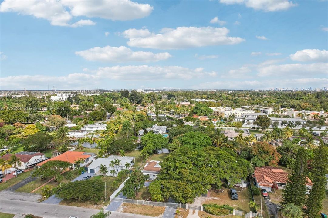 For Sale: $895,000 (3 beds, 2 baths, 2216 Square Feet)