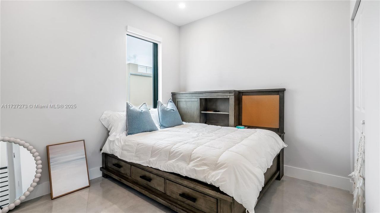 Недавно арендовано: $4,300 (4 спален, 2 ванн, 1760 Квадратных фут)