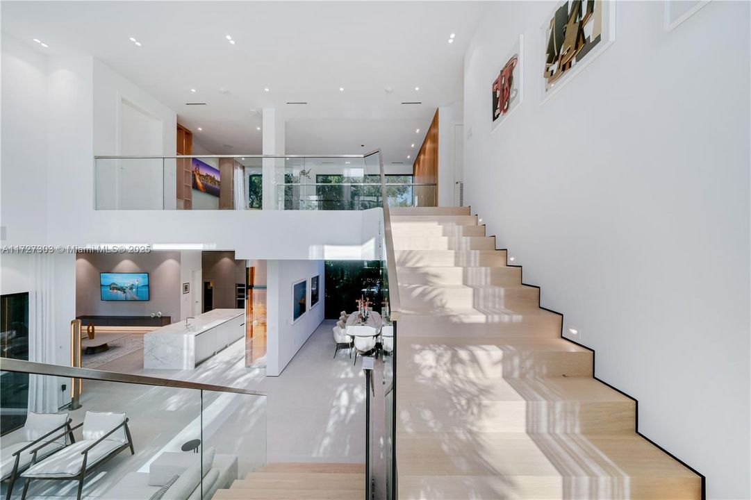 Недавно продано: $6,150,000 (5 спален, 5 ванн, 0 Квадратных фут)