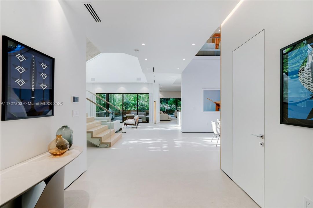 This is Casa Lumiere: a house full of light!