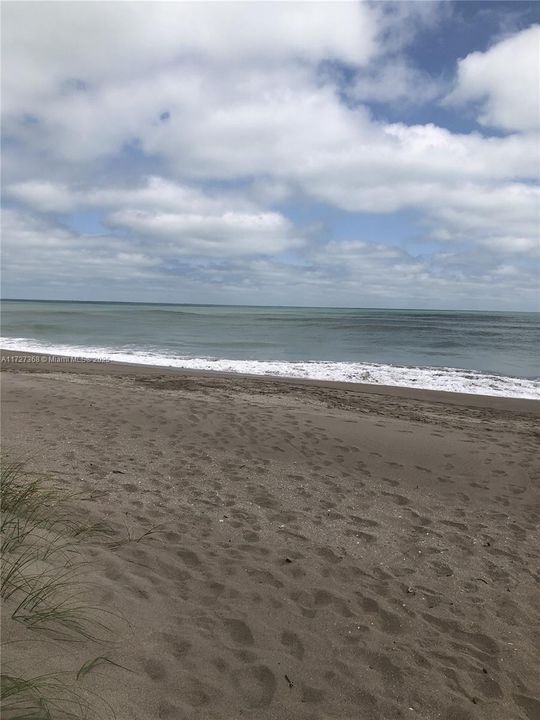 待售: $1,600,000 (23,522 平方英尺)