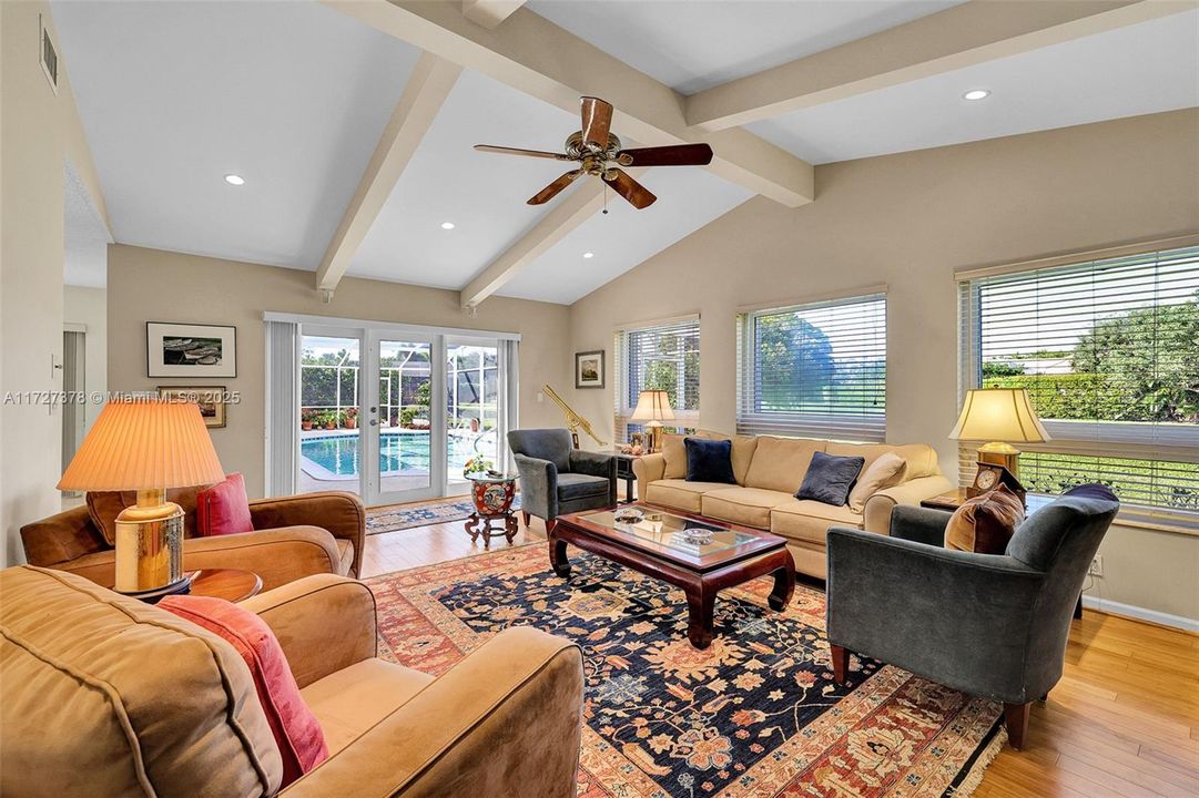 待售: $999,000 (4 贝兹, 3 浴室, 3322 平方英尺)