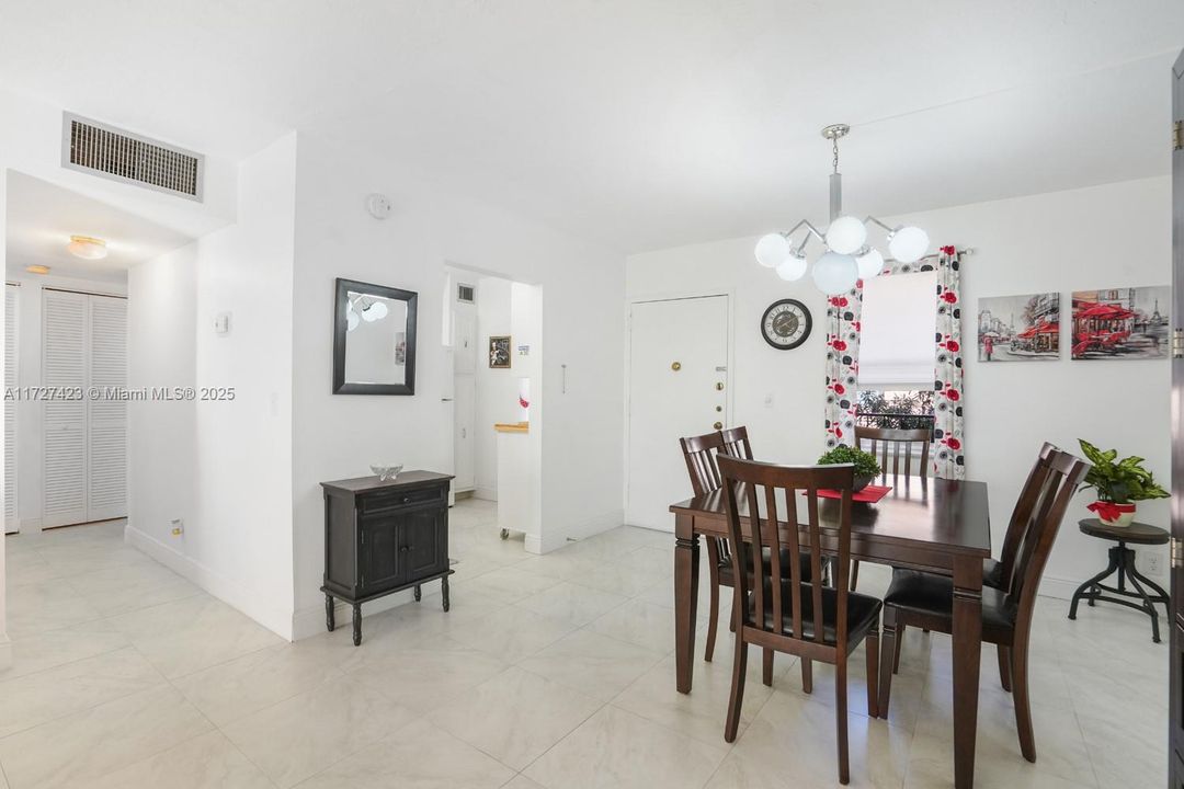 For Sale: $95,000 (1 beds, 1 baths, 748 Square Feet)