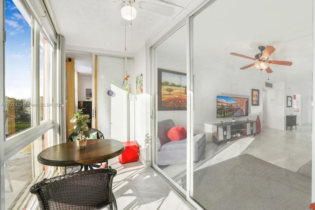 For Sale: $95,000 (1 beds, 1 baths, 748 Square Feet)