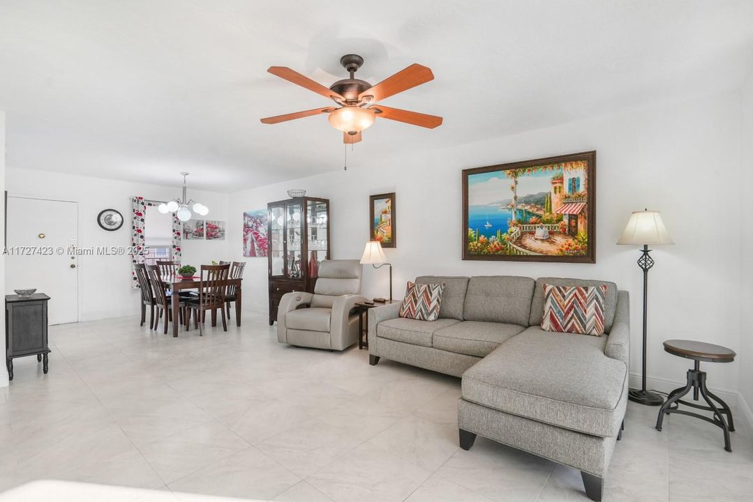 For Sale: $95,000 (1 beds, 1 baths, 748 Square Feet)