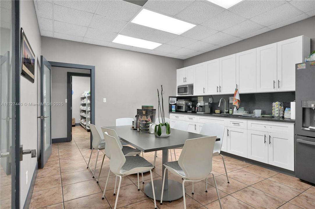 最近售出: $1,150,000 (0 贝兹, 0 浴室, 0 平方英尺)