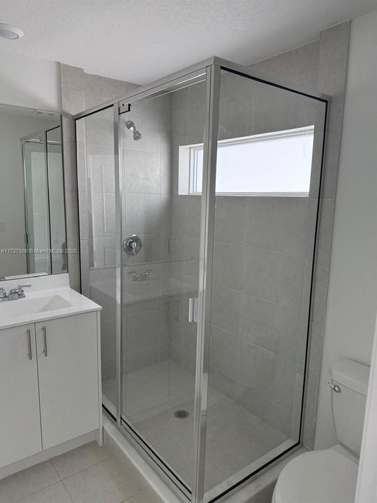 Recently Rented: $3,300 (3 beds, 2 baths, 1368 Square Feet)