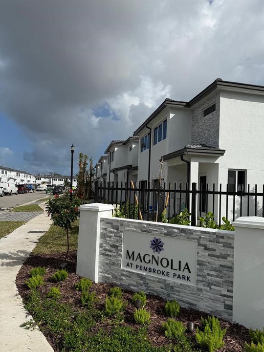 Recently Rented: $3,300 (3 beds, 2 baths, 1368 Square Feet)