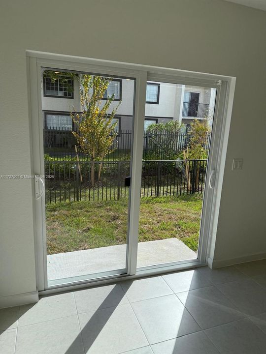 Recently Rented: $3,300 (3 beds, 2 baths, 1368 Square Feet)