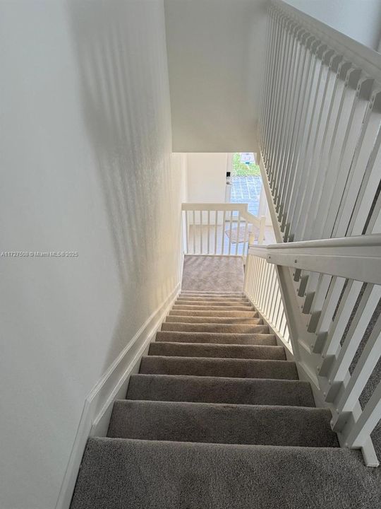 Recently Rented: $3,300 (3 beds, 2 baths, 1368 Square Feet)