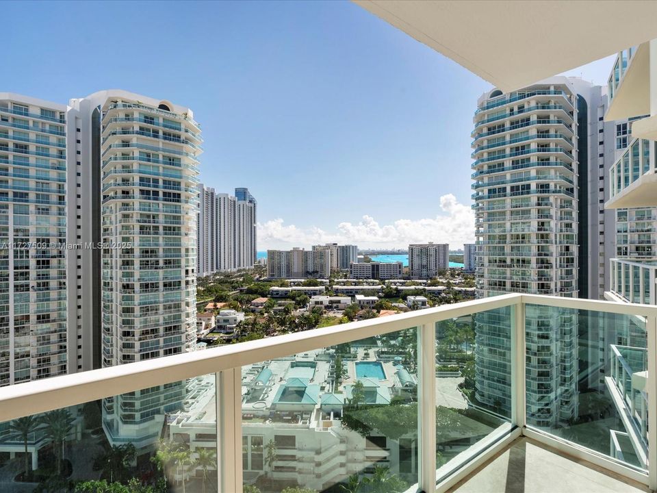 Recently Sold: $935,000 (3 beds, 2 baths, 1492 Square Feet)