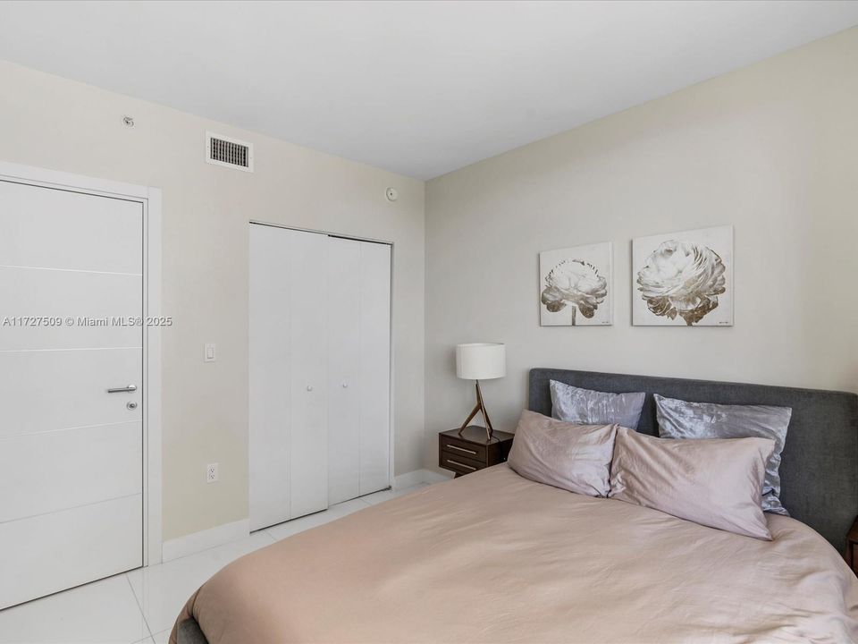 Recently Sold: $935,000 (3 beds, 2 baths, 1492 Square Feet)