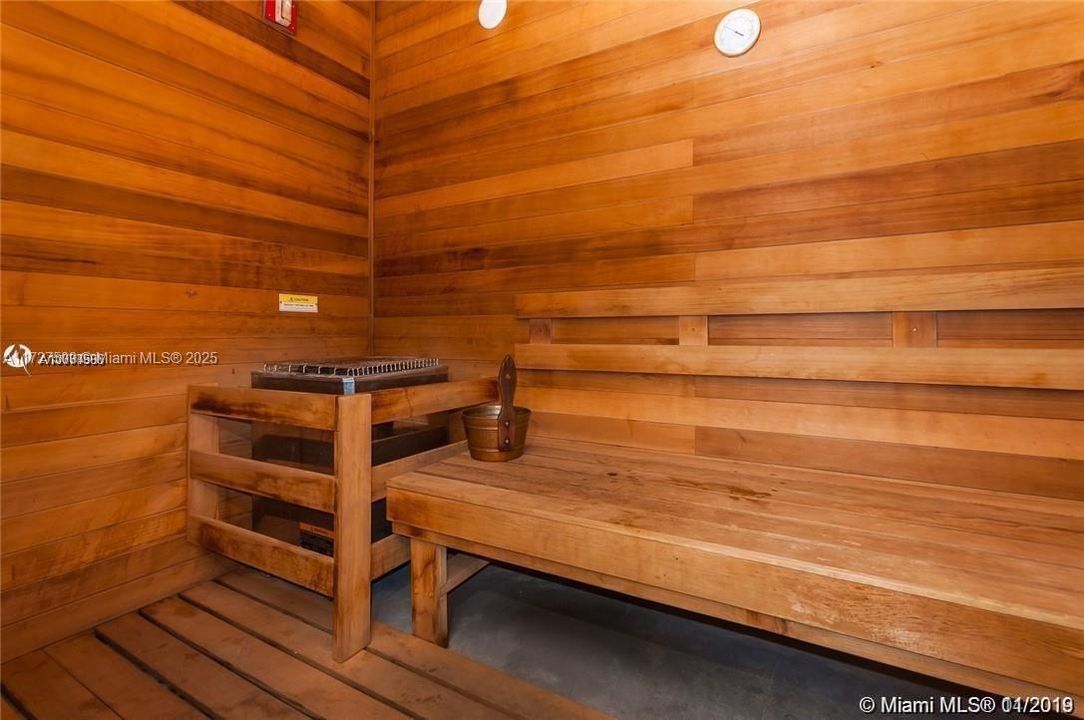 Recently Sold: $935,000 (3 beds, 2 baths, 1492 Square Feet)