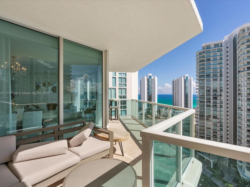 Recently Sold: $935,000 (3 beds, 2 baths, 1492 Square Feet)