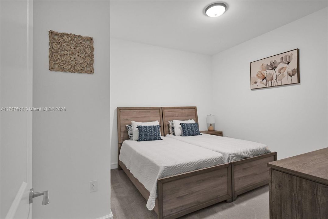 Recently Sold: $949,990 (2 beds, 2 baths, 1490 Square Feet)