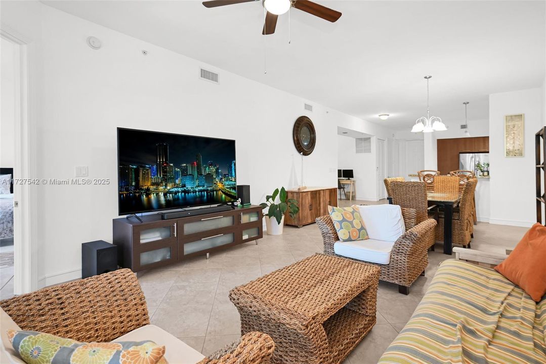 Recently Sold: $949,990 (2 beds, 2 baths, 1490 Square Feet)