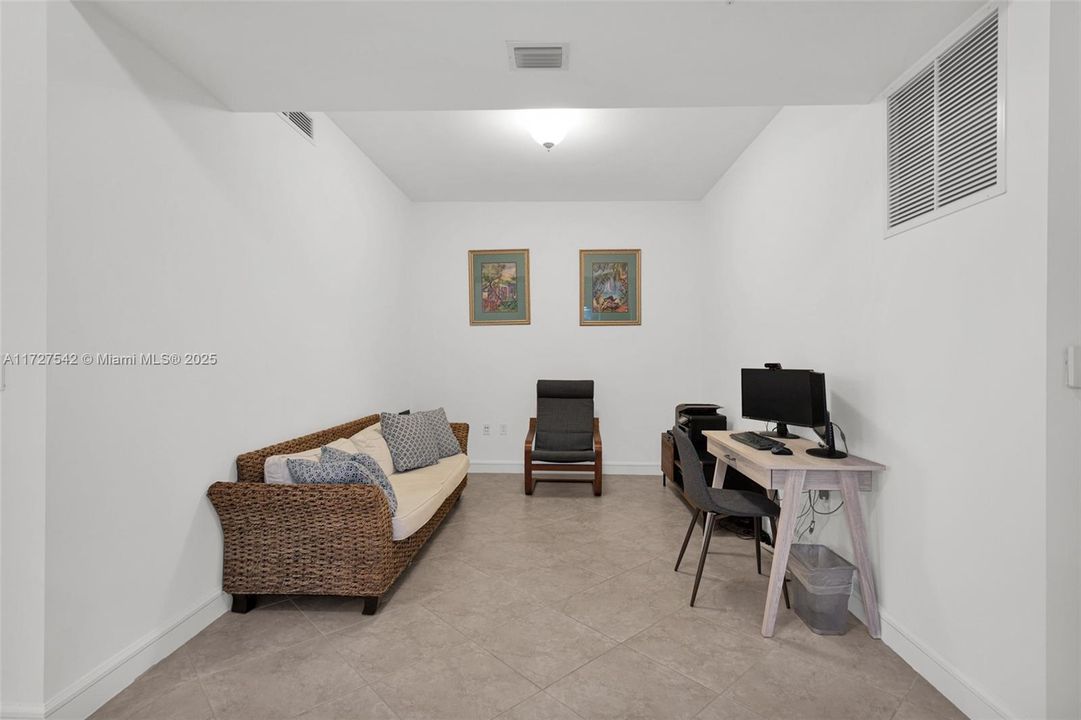 Recently Sold: $949,990 (2 beds, 2 baths, 1490 Square Feet)