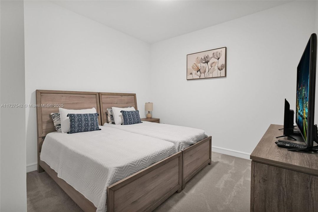 Recently Sold: $949,990 (2 beds, 2 baths, 1490 Square Feet)