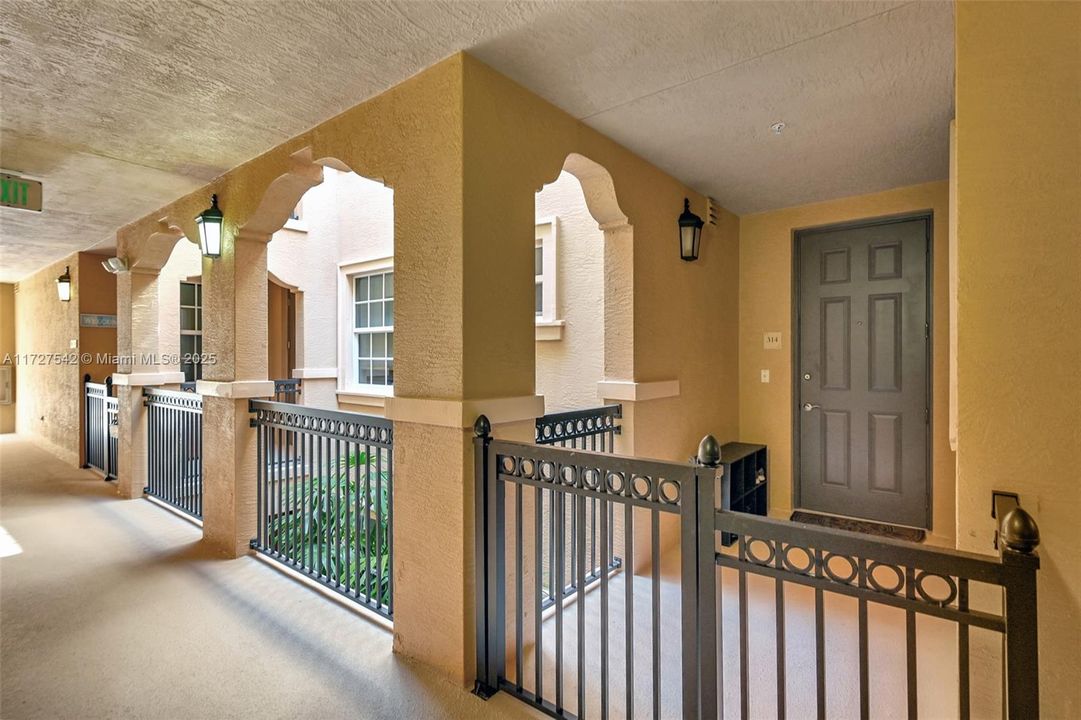 Recently Sold: $949,990 (2 beds, 2 baths, 1490 Square Feet)