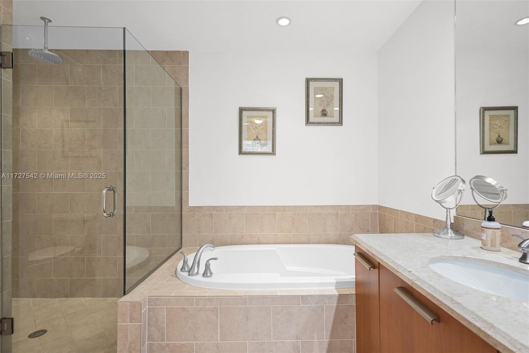 Recently Sold: $949,990 (2 beds, 2 baths, 1490 Square Feet)