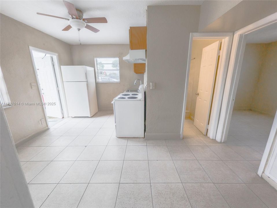 最近租的: $1,550 (2 贝兹, 1 浴室, 500 平方英尺)