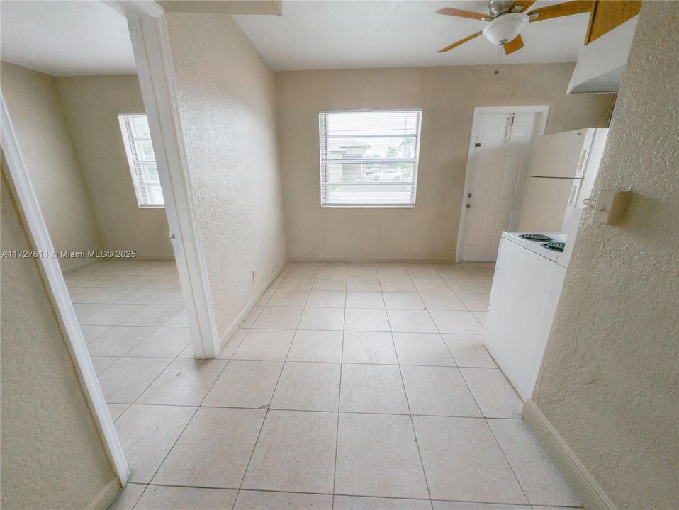 最近租的: $1,550 (2 贝兹, 1 浴室, 500 平方英尺)