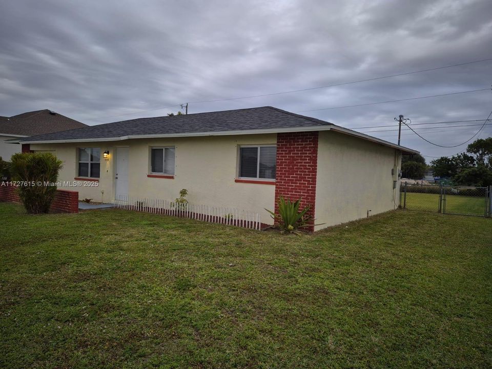 待售: $260,000 (3 贝兹, 2 浴室, 1148 平方英尺)