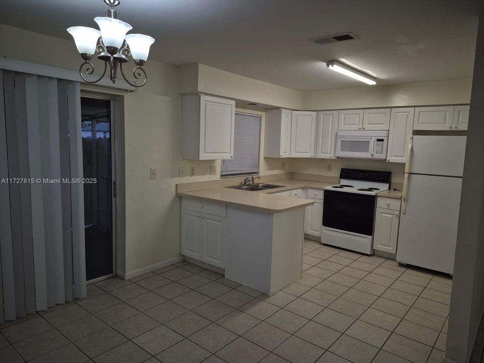 待售: $260,000 (3 贝兹, 2 浴室, 1148 平方英尺)