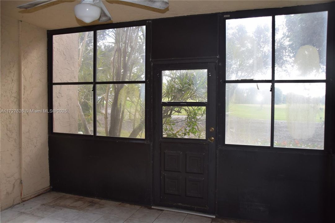 Recently Sold: $145,000 (1 beds, 1 baths, 810 Square Feet)